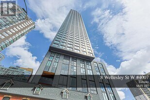 8 Wellesley St W in Toronto, ON - Building Photo