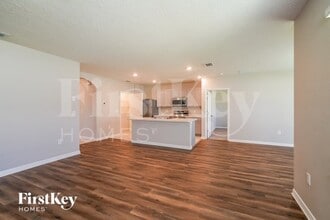 2741 Grand Central Ave in Tavares, FL - Building Photo - Building Photo