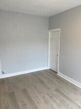 813 W 43rd St in Los Angeles, CA - Building Photo - Building Photo