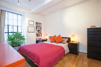 340 W 57th St in New York, NY - Building Photo - Building Photo