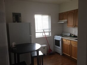 1230 Dufferin St in Toronto, ON - Building Photo - Building Photo