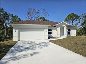 22499 Bradford Ave in Port Charlotte, FL - Building Photo