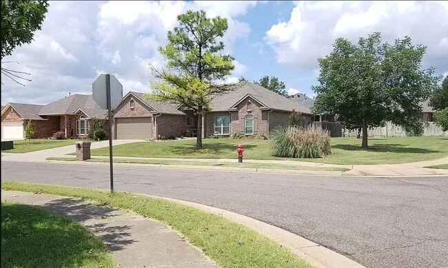 1801 Sagewood Dr in Edmond, OK - Building Photo - Building Photo
