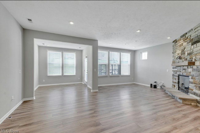 855 Dipper Ln in Aurora, OH - Building Photo - Building Photo