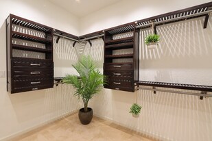 407 SW Walking Path in Stuart, FL - Building Photo