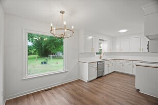 2321 Queen Ann Rd in Florence, SC - Building Photo