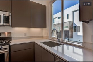 1801 E 2nd St in Austin, TX - Building Photo - Building Photo