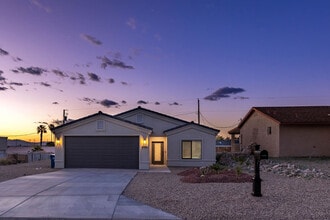 3611 Breakwater Dr in Lake Havasu City, AZ - Building Photo - Building Photo