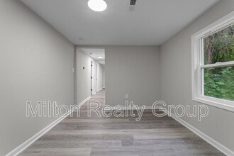 602 Ross Rd in Lillington, NC - Foto de edificio - Building Photo