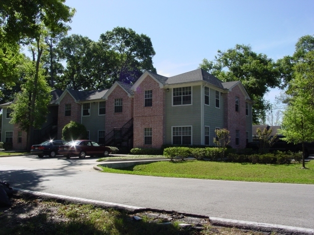 Saxon Square in Houston, TX - Building Photo - Building Photo