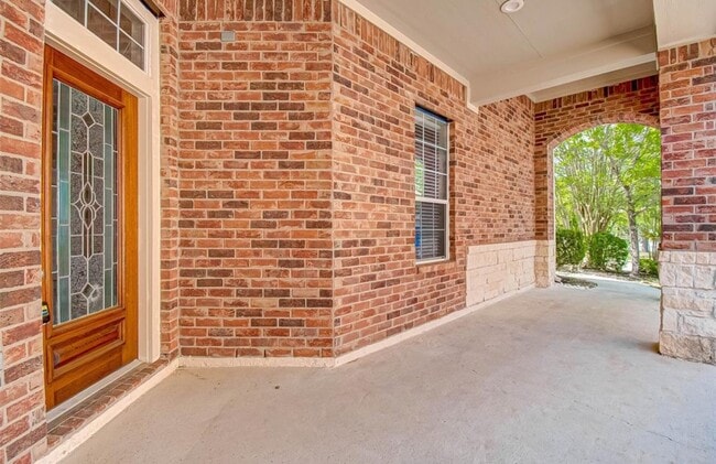 property at 75 Tapestry Forest Pl