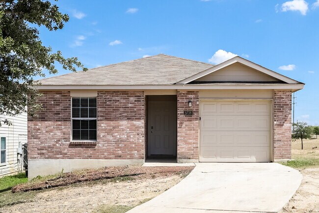 5738 Sandy Canyon