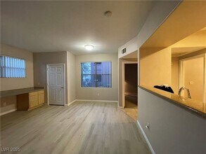 8000 W Badura Ave, Unit 1013 in Las Vegas, NV - Building Photo - Building Photo