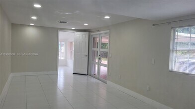 2855 Funston St in Hollywood, FL - Building Photo - Building Photo