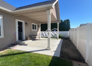 1005 Sawyer Pl in Yakima, WA - Building Photo - Building Photo