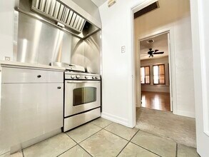 122 N Detroit St in Los Angeles, CA - Building Photo - Building Photo