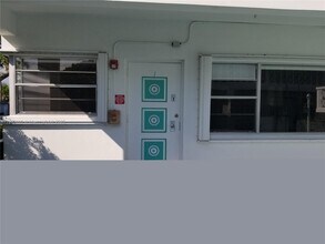 1005 S 17th Ave in Hollywood, FL - Building Photo - Building Photo