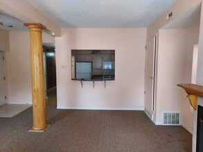 11014 Detroit Ave, Unit 2 in Cleveland, OH - Foto de edificio - Building Photo