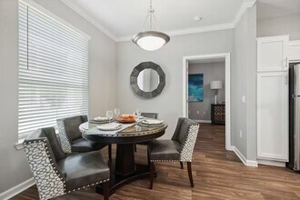 9799 Green Valley Ln in Houston, TX - Building Photo - Building Photo