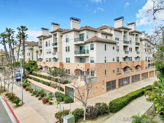 property at 640 Camino De La Reina