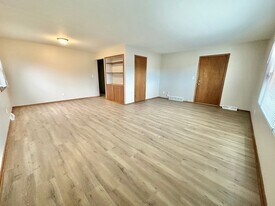 5828-5830-5830 N 76th St in Milwaukee, WI - Building Photo