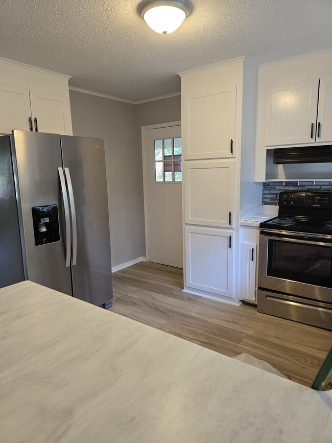 700 Delverton Rd in Columbia, SC - Foto de edificio - Building Photo