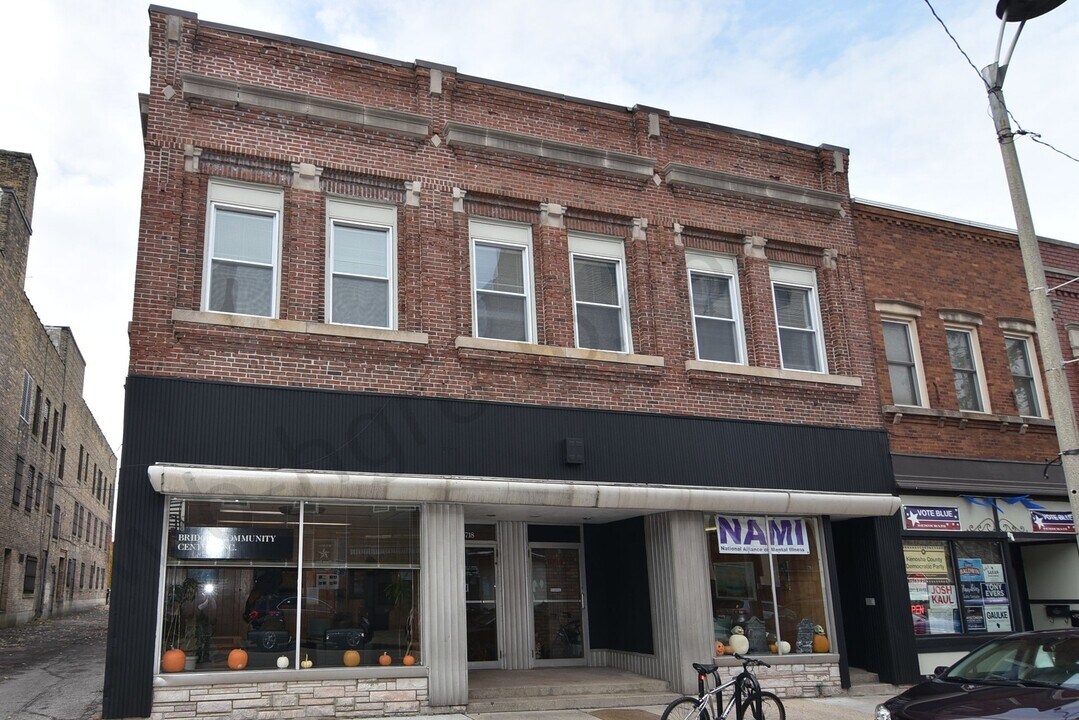 5714 7th Ave in Kenosha, WI - Building Photo
