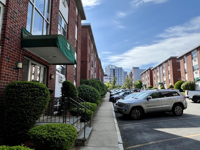27 Commonwealth Ave, Unit #1 in Boston, MA - Building Photo - Building Photo