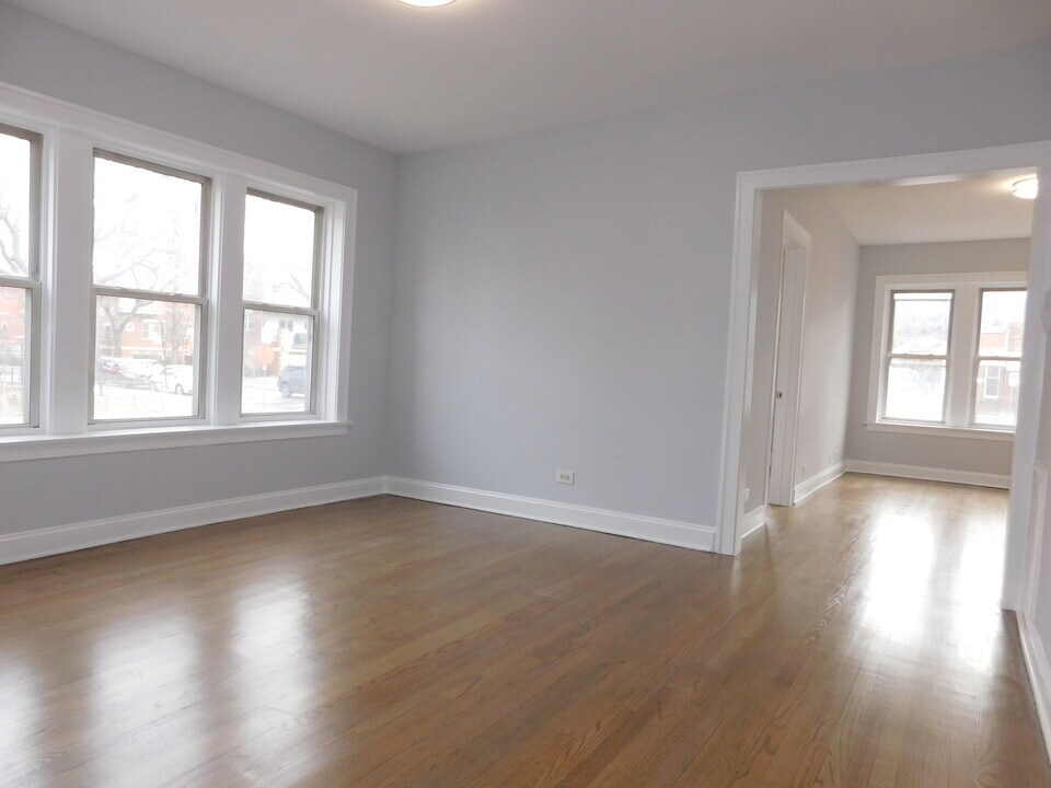 3700 W Cornelia Ave-Unit -1 in Chicago, IL - Building Photo