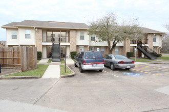 West Columbia Plaza Apartments in West Columbia, TX - Foto de edificio - Building Photo