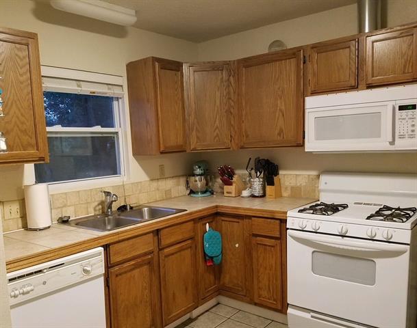 809 Drummond Dr in Arlington, TX - Building Photo - Building Photo