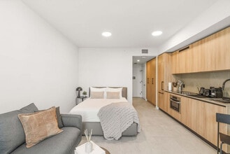 121 NE 5th St, Unit SI FL9-ID1404478P in Miami, FL - Building Photo - Building Photo