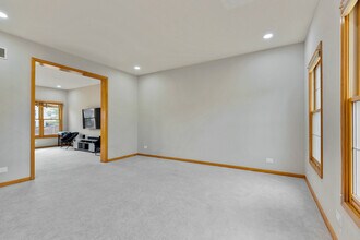 2052 Gardner Cir E in Aurora, IL - Building Photo - Building Photo