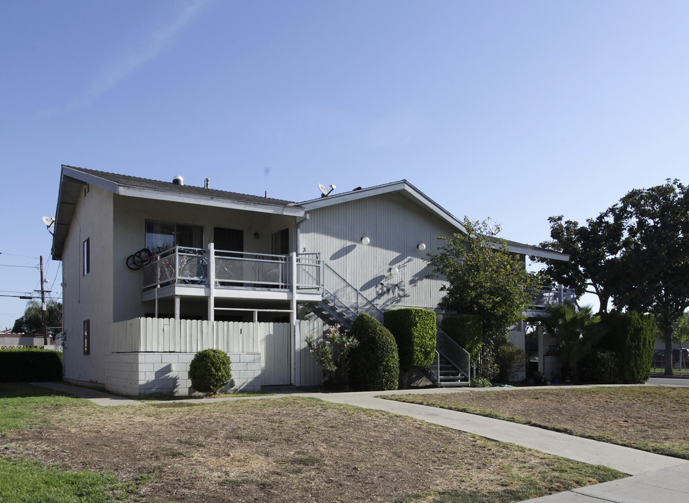 3175 Pearl Dr in Fullerton, CA - Building Photo