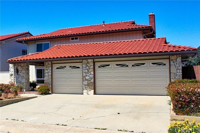 6451 Meadow Crest Drive in Huntington Beach, CA - Building Photo