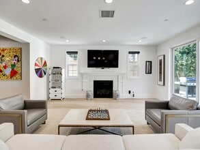 10593 Kinnard Ave in Los Angeles, CA - Foto de edificio - Building Photo