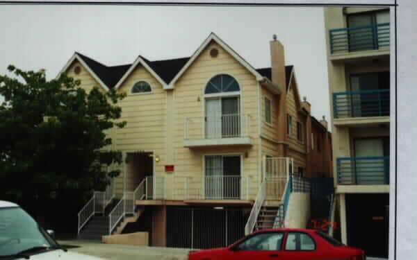 1520 S Bedford St in Los Angeles, CA - Building Photo