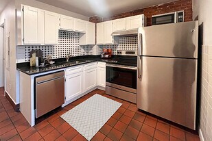 134 Broadway, Unit 2 in Somerville, MA - Building Photo
