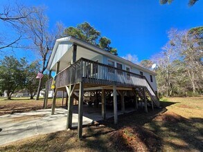 111 Arnold Dr in Powells Point, NC - Building Photo - Building Photo