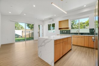 4804 S Slauson Ave in Culver City, CA - Building Photo - Building Photo