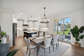 12794 Edison St NE in Blaine, MN - Foto de edificio - Building Photo