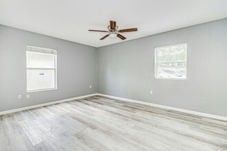 2912 E Columbus Dr in Tampa, FL - Building Photo - Building Photo