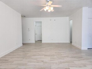 7518 Oakwood Canyon Dr in Cypress, TX - Building Photo - Building Photo