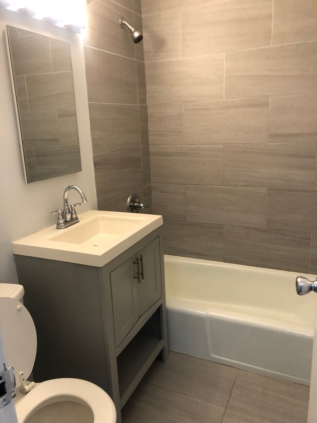 26 Circuit Rd, Unit 2nd in New Rochelle, NY - Building Photo - Building Photo