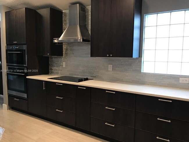 16405 Sapphire St in Weston, FL - Building Photo - Building Photo