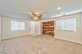 10336 Faustine Ave in Las Vegas, NV - Building Photo - Building Photo