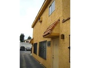 8821 Van Nuys Blvd in Panorama City, CA - Building Photo - Building Photo