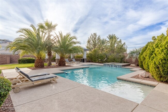 property at 1426 Foothills Village Dr