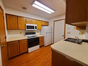 2525 S 40th St in Grand Forks, ND - Building Photo - Building Photo