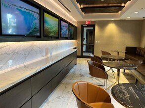 301 Altara Ave, Unit 533 in Coral Gables, FL - Foto de edificio - Building Photo